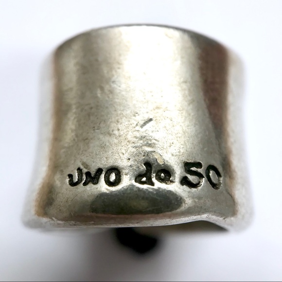 UNO de 50 Silver Lace Up Ring. Size 7.5. - Picture 3 of 4